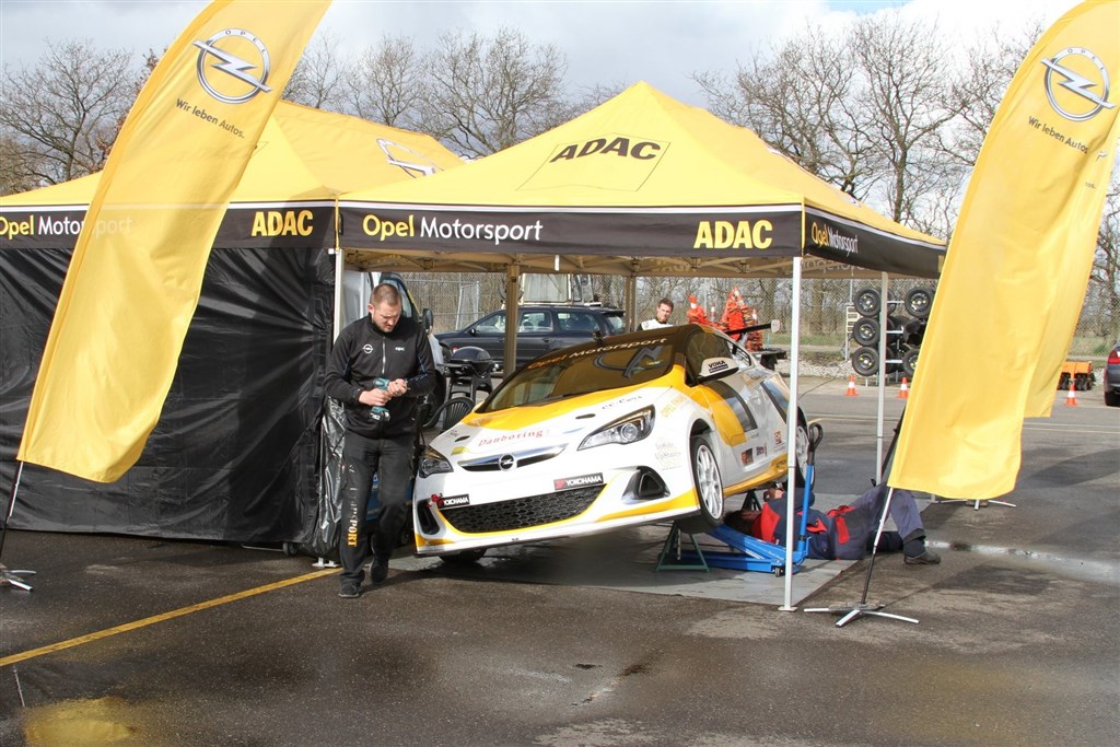 Fra testdagen 2015, hvor Lasse M. Sørensen og hele teamet skulle lære den nye bil at kende
(Foto: Keld Dohm)